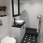 Apartament Twarda Apartment *