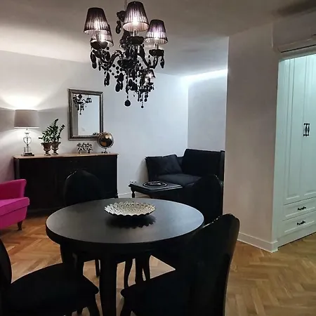 Apartament Twarda شقة وارسو