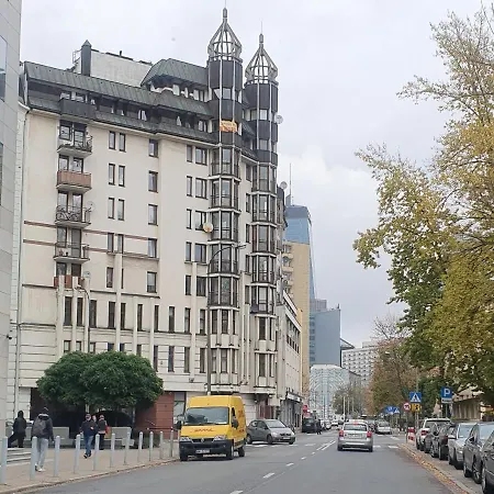 Apartament Twarda شقة *